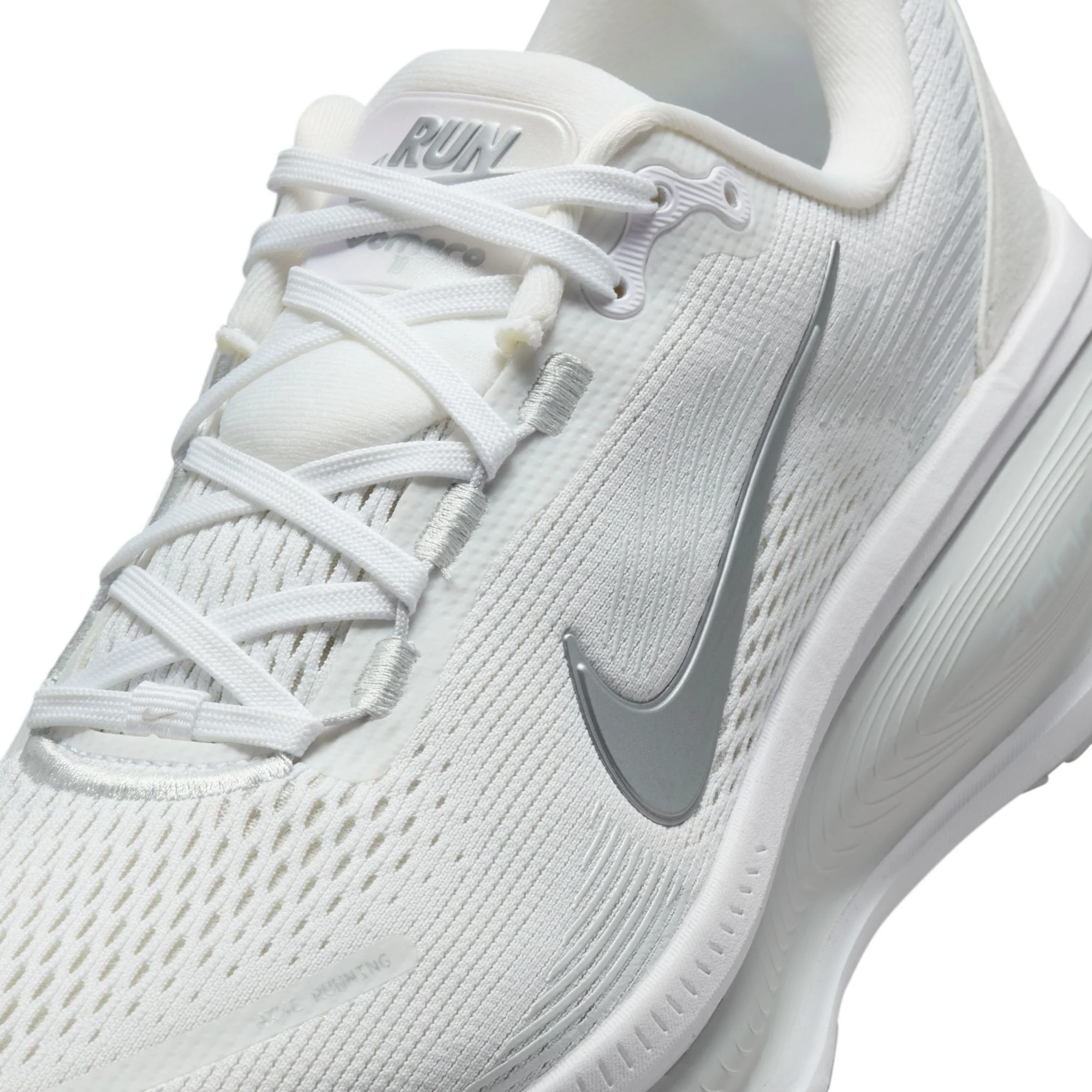 Nike Womens Vomero 18 - White/Photon Dust/Metallic Silver - Neutral - SU25 - Image 4